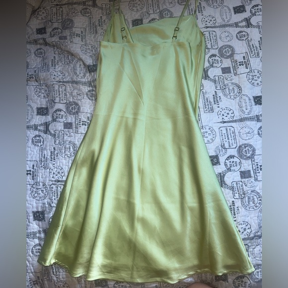 Cute silk sage dress - Picture 2 of 3